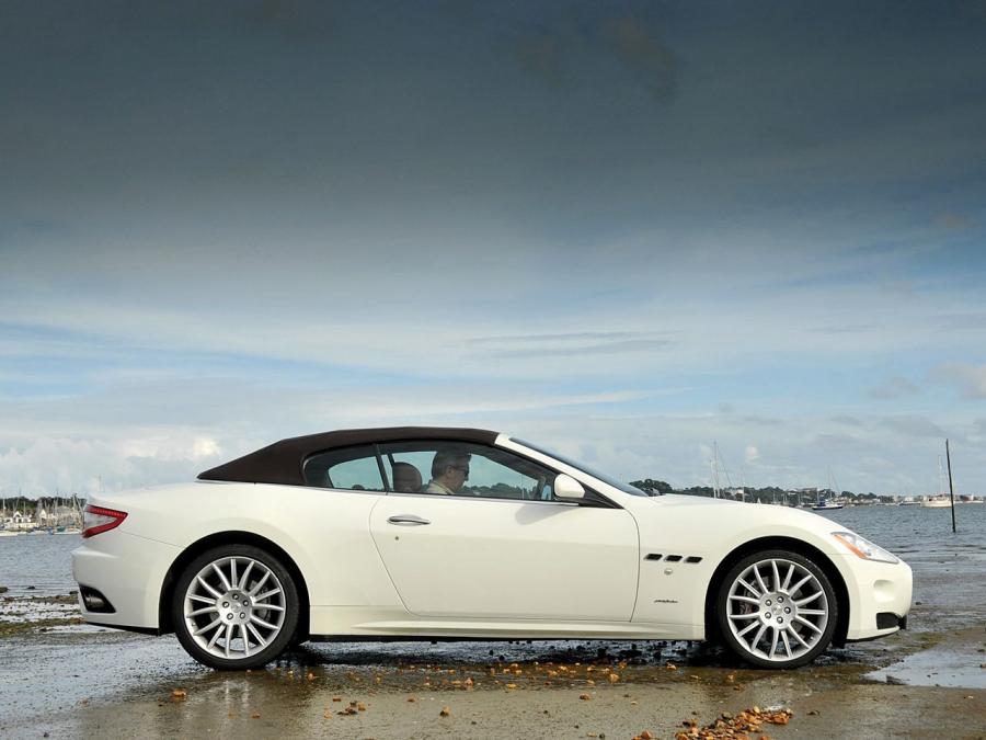  Maserati GranCabrio 2010 года  (UK) (фото 11 из 11)